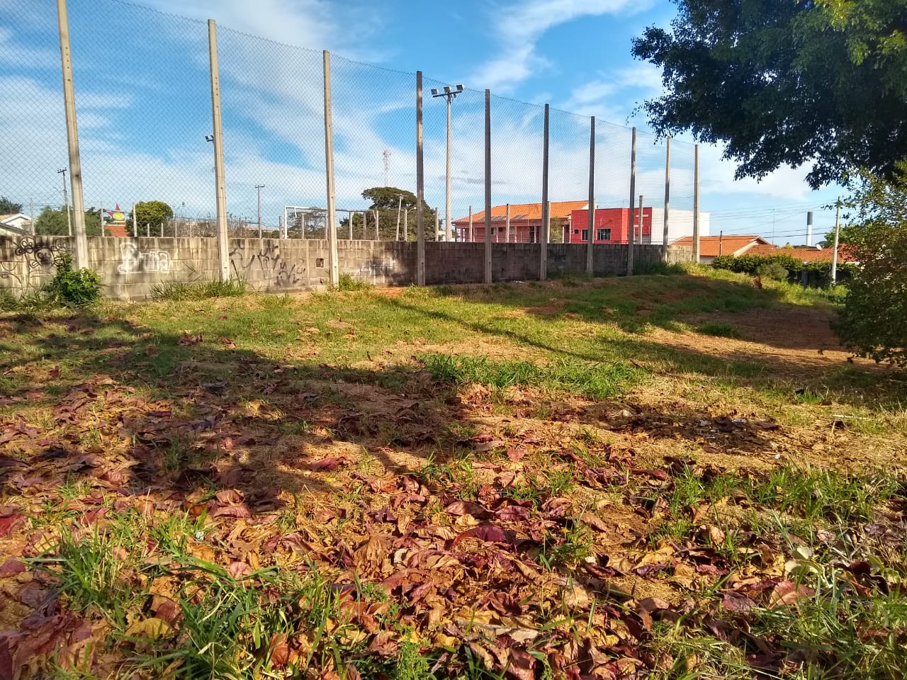 Vereador cobra melhorias na iluminação e criação em área de lazer no bairro